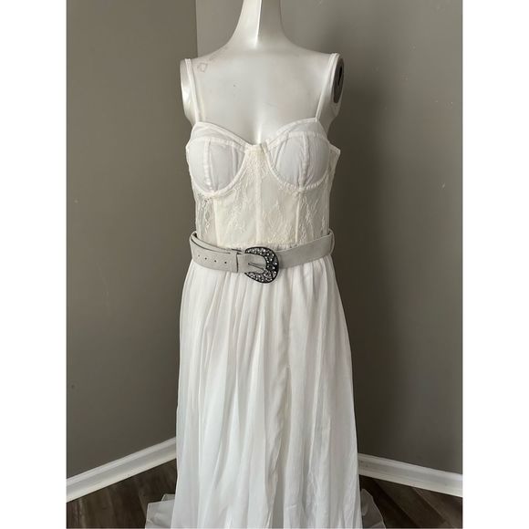 PATBO Belted Lace Bustier Dress - Picture 6 of 11